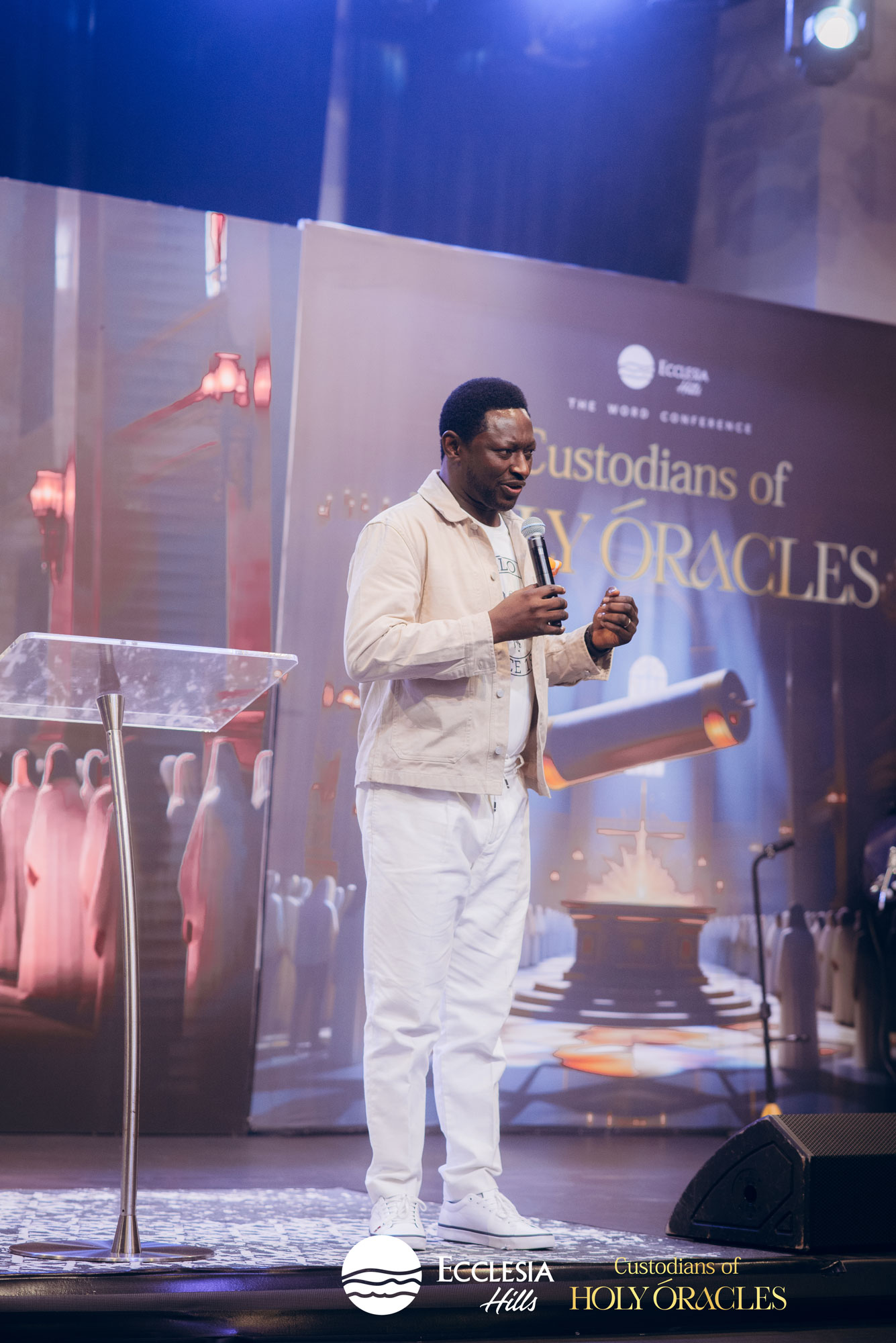 Moses Michaels speaking to an audience
